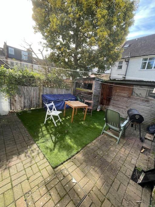Private Guest Rooms In Tooting London Exterior photo